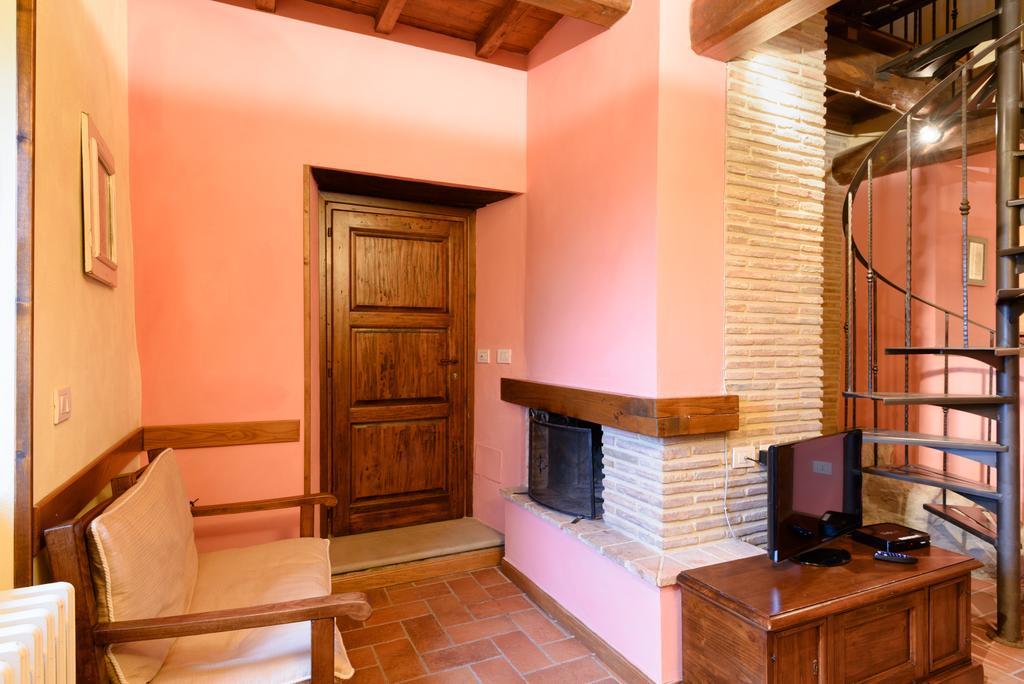 Il Borgo Dei Corsi - Charming Holiday Apartments Ortignano Raggiolo Eksteriør bilde